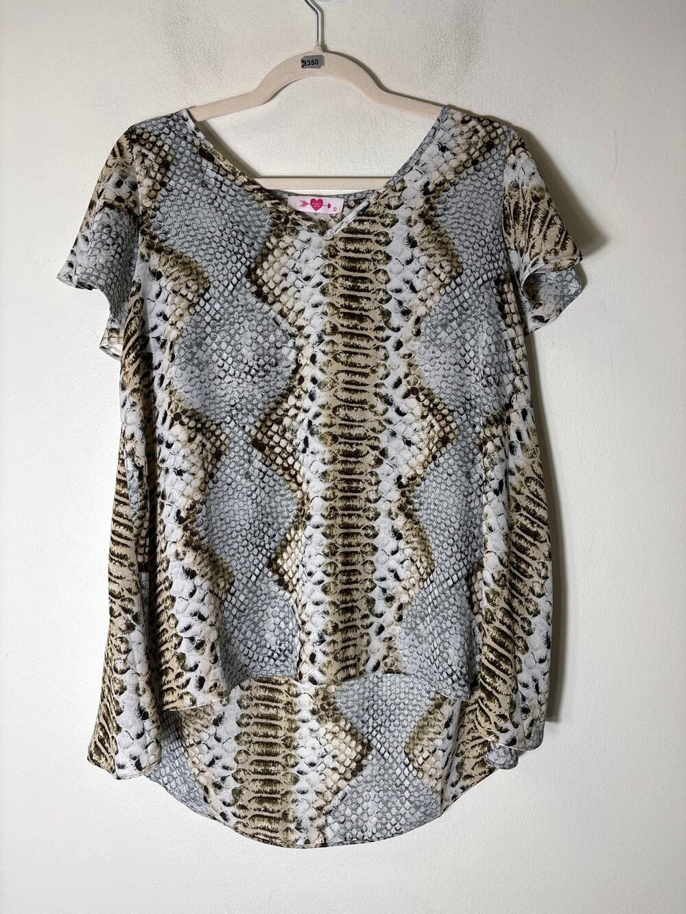 Buddy Love Gray Snakeskin Cap Sleeve V-Neck Sz S
